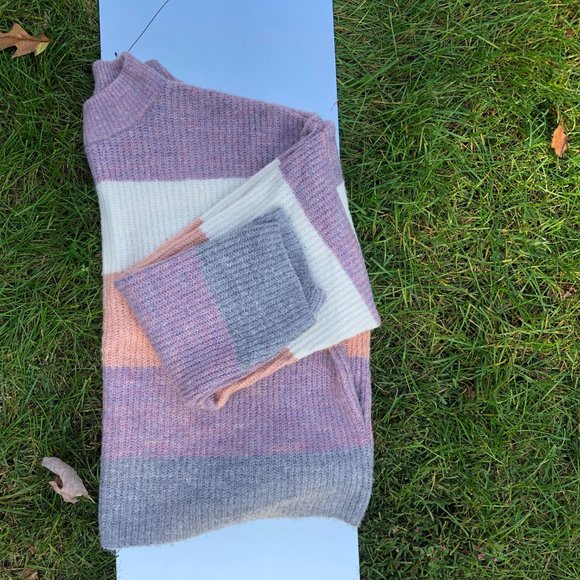 SilverFlint Cropped Sweater - Picture 2 of 3